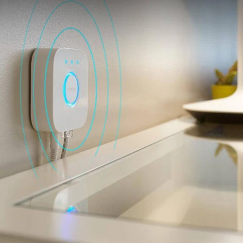 Philips Gen 2 Hue Bridge: Plastic, No Switch, Requires Hardwiring, Light Switch - Picture 4 of 5