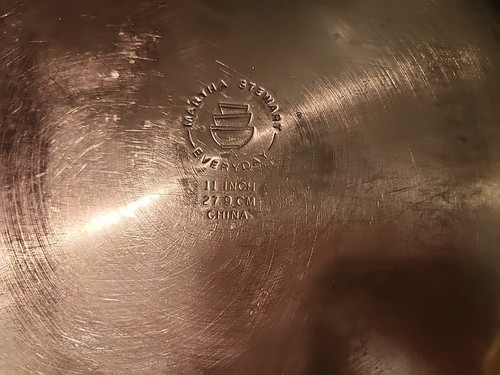 MARTHA STEWART EVERYDAY 11 INCH DOUBLE HANDLED SKILLET. EXCLUSIVE TO KMART. - Picture 12 of 13