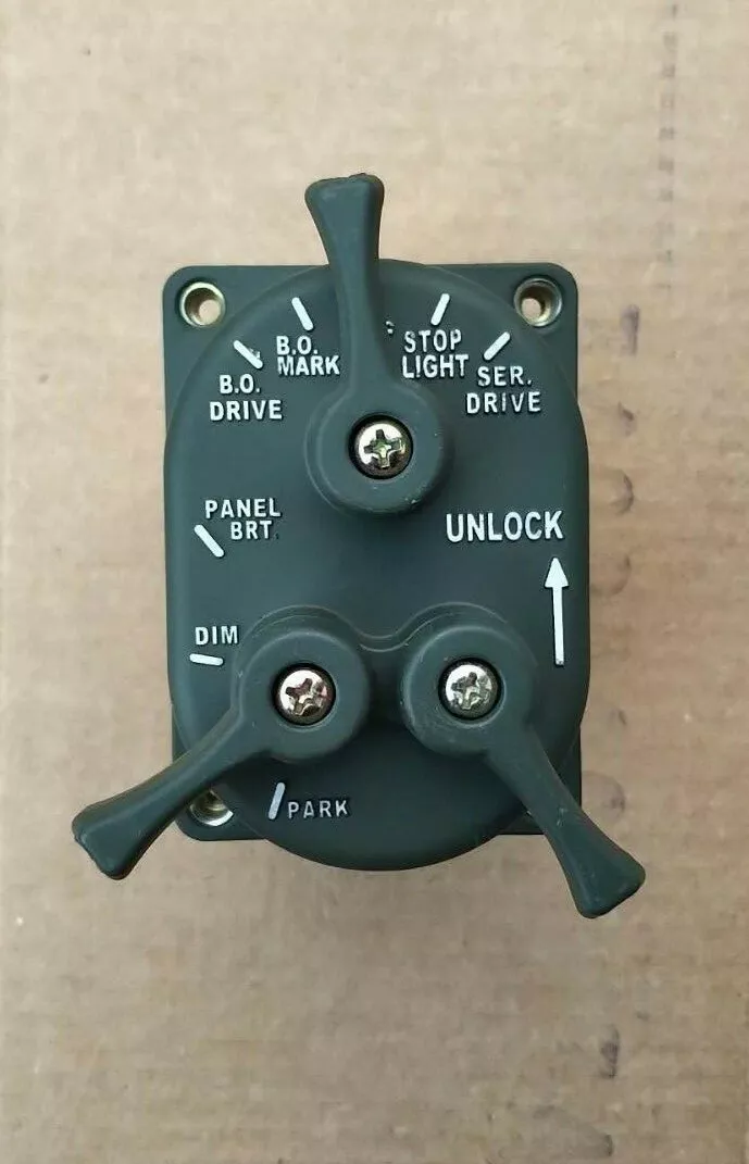Humvee Light Switch 24V M35 JEEP M151 7368702 5930-00-307-8856 