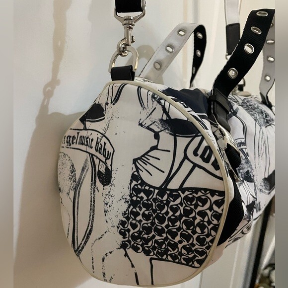 レスポートサック　グウェンステファニー　LAMB y2k LeSportsac x Gwen Stefani Lamb Y2K Limited Edition Tote Bag
