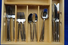 Hampton Ritz 17-Pieces Dinner Salad Forks Tea Table Spoons Knives