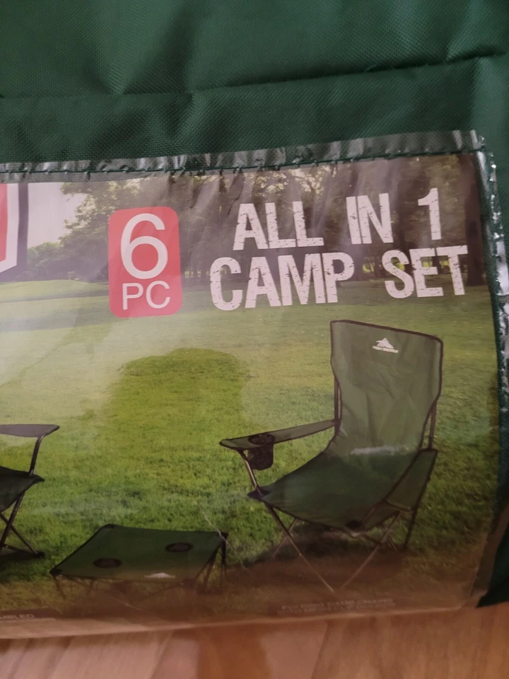 Juego de campamento High Sierra 6 piezas todo en 1 (tienda de campaña, 2 sacos de dormir, 2 sillas, 1 mesa de campamento) Foto 3 de 4