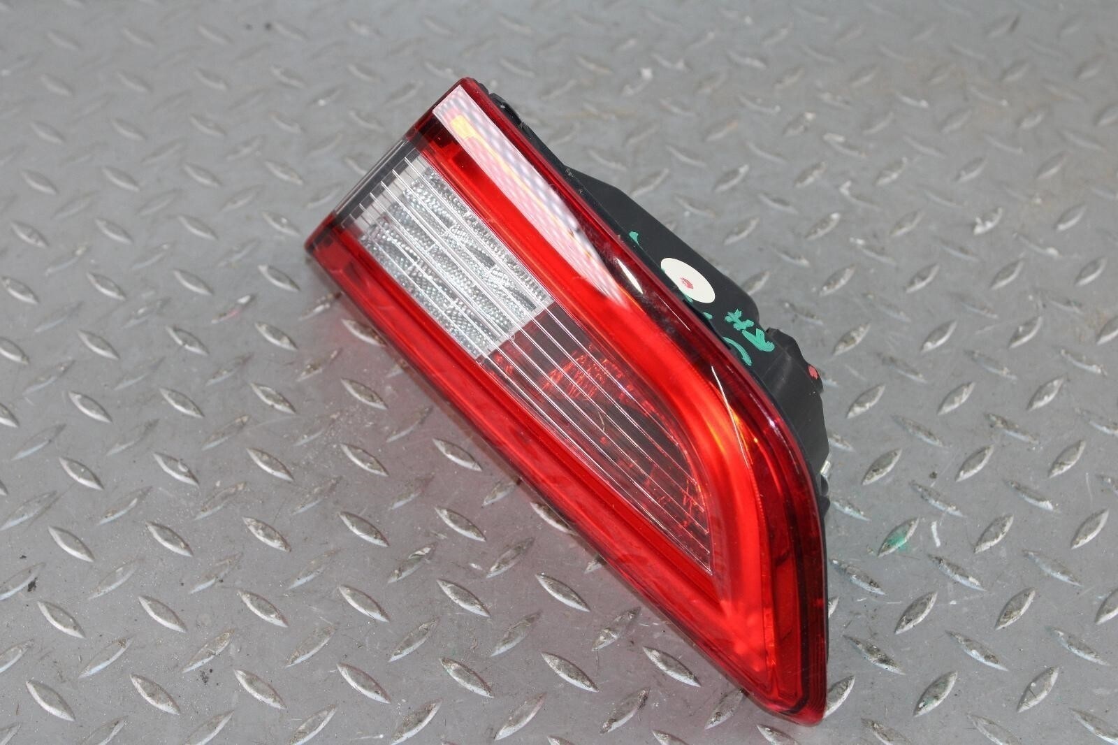 14-19 Ghibli Decklid Mounted Passenger Side RH Taillight Tail Light Lamp Lens OE