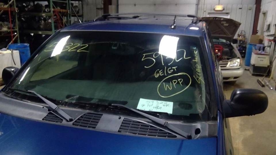 (LOCAL PICKUP ONLY) Windshield Glass Excluding Denali Fits 02-07 ENVOY 4223035 - Image 3 of 4