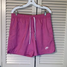 Men’s Nike Club Shorts Large Pink