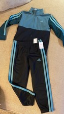 kids adidas jogging suit Size 5