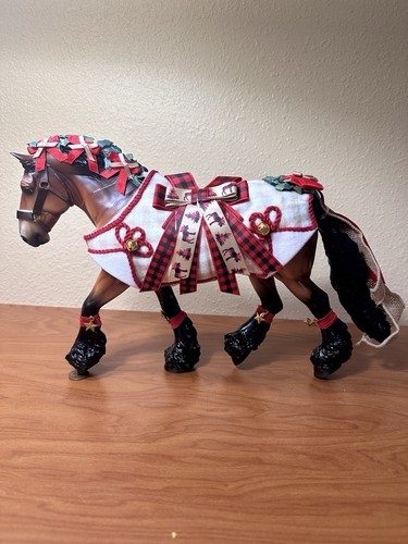 Breyer Yuletide Greetings Navidad 2020 Shannondell #700123 Warehouse Find - Imagen 1 de 4