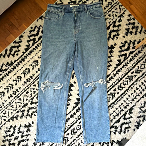 Abercrombie & Fitch Women's Ultra High Rise 90s Straight Medium Wash Jeans 28/6s