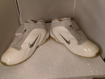 Vintage 2002 Nike Air Max Duncan II White Silver 302909-101 Mens 12 Tim Duncan