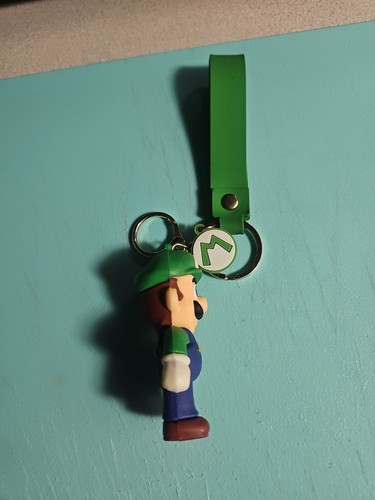 Luigi Super Mario Keychain Figure with Green Strap Clip Key Ring Gift Accessory - Picture 3 of 4