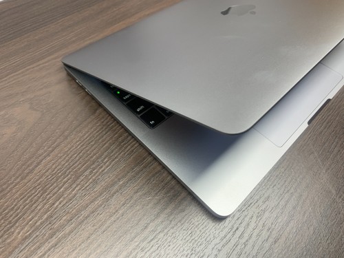 Apple MacBook Pro 13" Touch Bar Core i7 16GB Ram 1TB SSD 2018/2019 - Picture 14 of 18