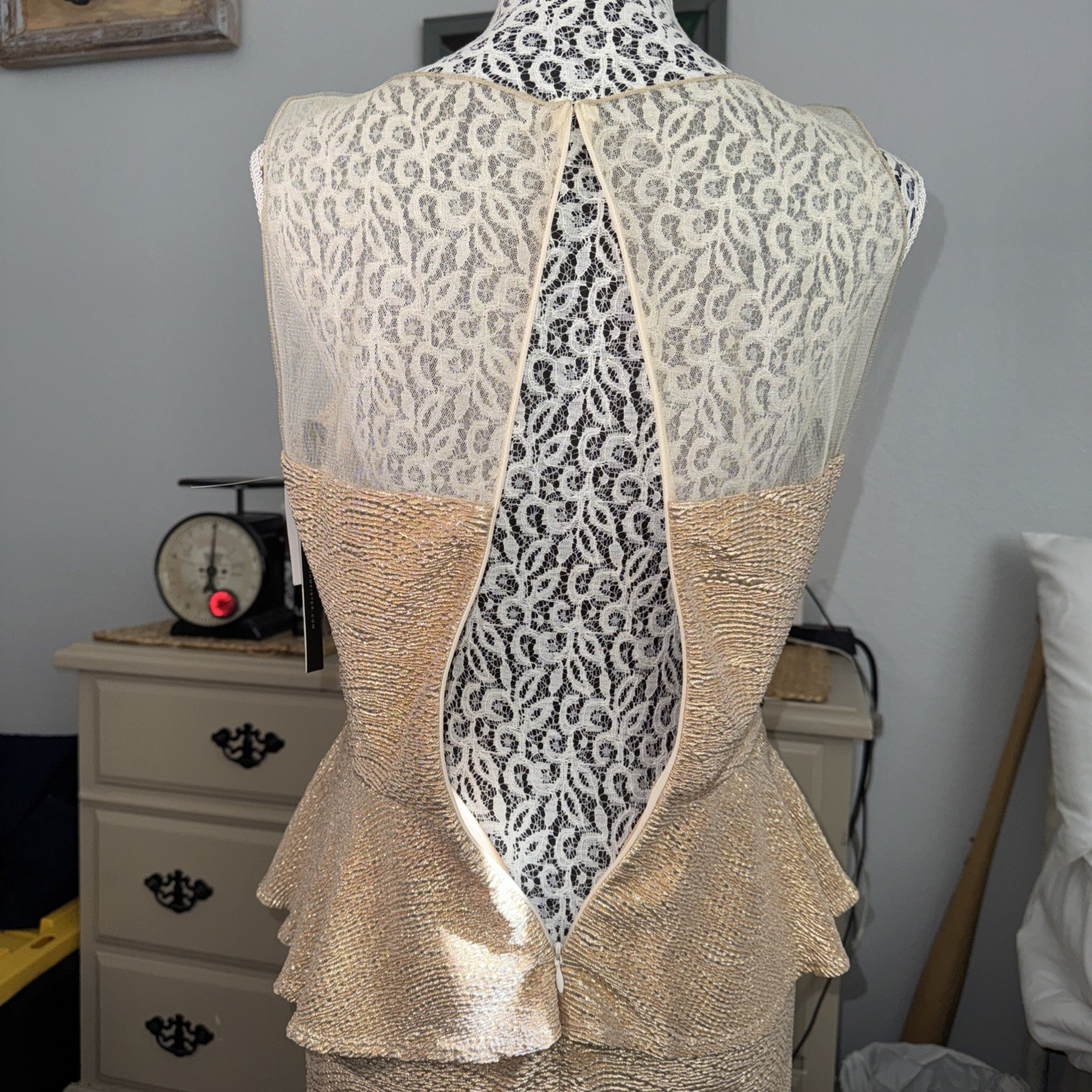 David Meister, Gold Metallic Illusion Neck Peplum Sheath Party Dress 6 NEW $600