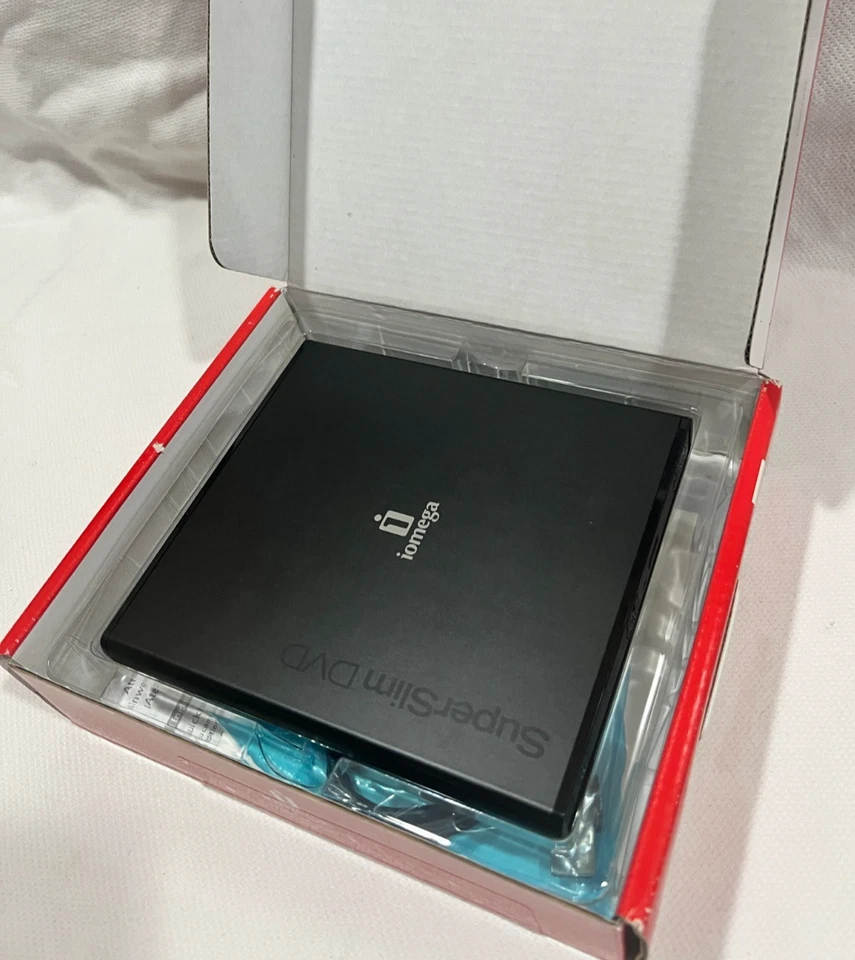 Iomega Super Slim Portable DVD Writer USB 2.0 PC/Mac/Linux Nero Software - Image 2 of 4