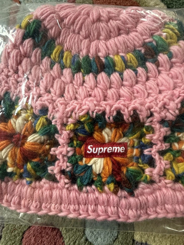 Gorro de ganchillo Supreme SS25 rosa nuevo sellado Foto 3 de 4