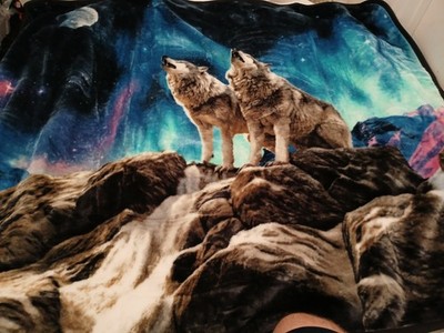 Wolf Mountain Nature Scene Collectible Blanket, All-Over Animal Nature Theme