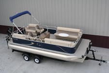 New 20 ft  pontoon boat ---Factory direct---Lowest prices in the world