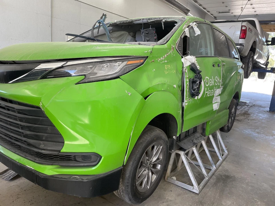 Used Wheel fits: 2021 Toyota Sienna 17x7 5 Y spoke Grade A - Image 3 of 4