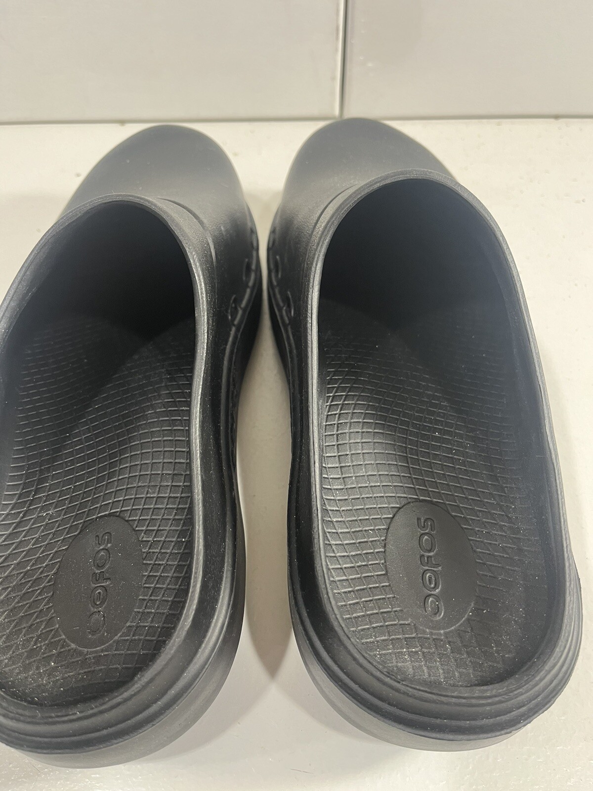 Oofos Unisex OOcloog Black Round Toe Slip On Clog… - image 5