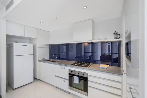 GOLD COAST ACCOMMODATION Circle on Cavill 7 Nights Various Packages Available - Picture 7 of 11