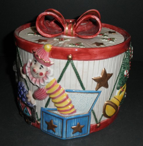 Fitz and Floyd Toy Wreath Small Cookie Jar- New in Box -2070/64 - Picture 3 of 6