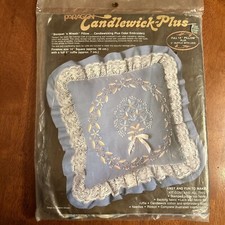 Paragon Vintage 1983 Candlewick-Plus Kit BOUQUET 'N WREATH PILLOW