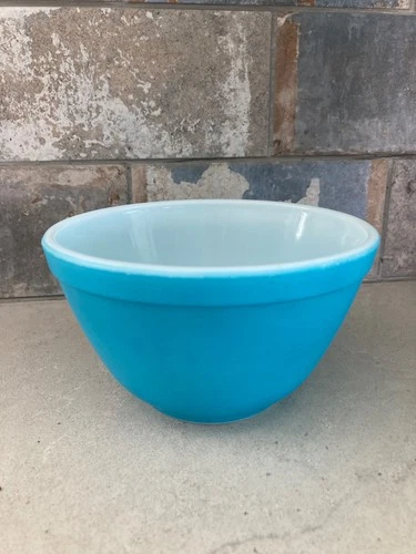 Vintage PYREX Blue Trade Mark 401-1 1/2 Pint Mixing Bowl Made in USA