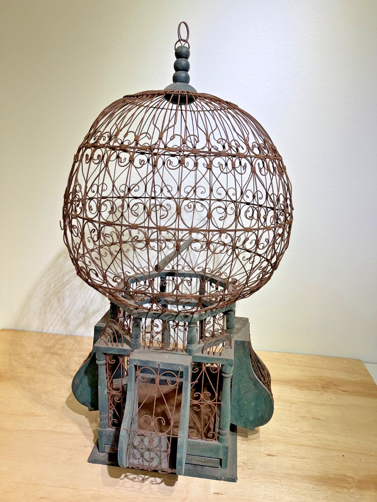 |  Hot Air Balloon Style | Victorian Globe