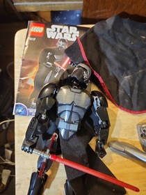 LEGO Star Wars Buildable Figure Kylo ren Set 75117 & Captain Phasma Incomplete 