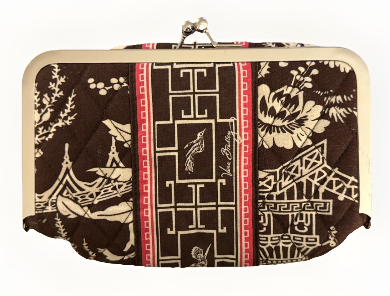 Vera Bradley  Hand Purse Sittin’ In A Tree Pattern Retired Kisslock Frame NWOT