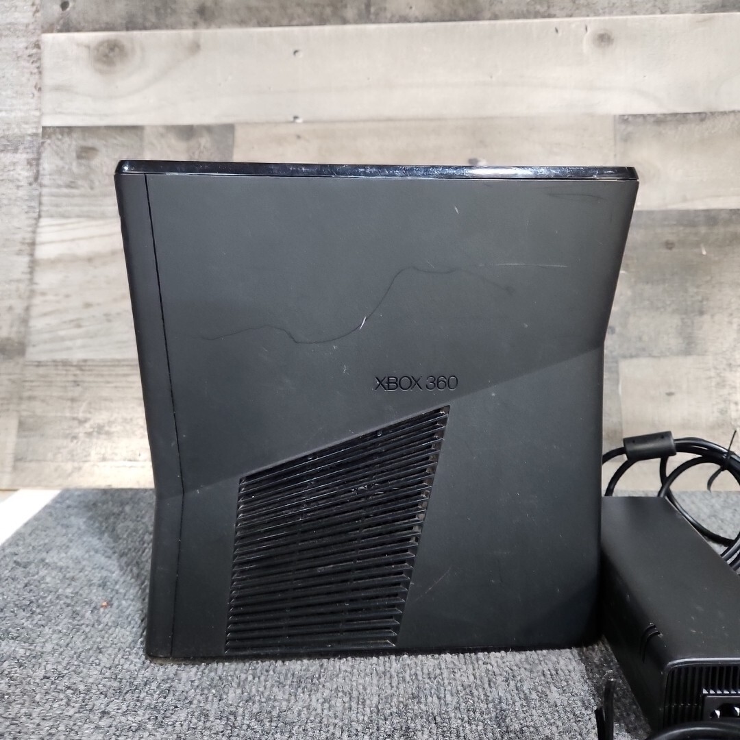 Black Xbox 360 Slim Console No Controller Model 1439 MFR Date 09