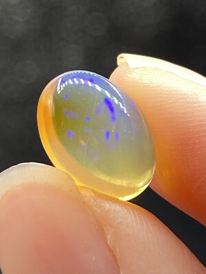 Opal Edel Weiß Regenbogen Äthiopischer Edelstein 3 Karat Nr 28