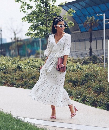 FLOUNCED DRESS BLOGGERS HOLIDAYS SOLD 