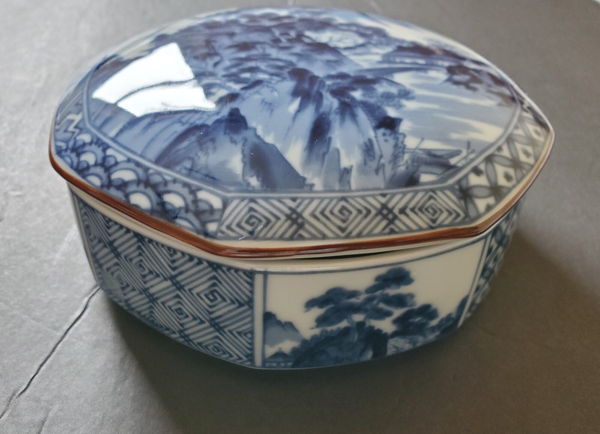 Rare Vintage Tiffany & Co Porcelain Lidded Trinket Box Japan Rare Vintage Tiffany & Co Porcelain Lidded Trinket Box Japan