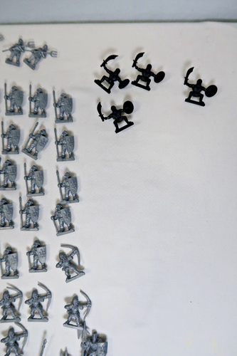 Vintage Lionheart Risk Customizable Knights Horses Stands Lot Parts EUC Pieces - Picture 4 of 9