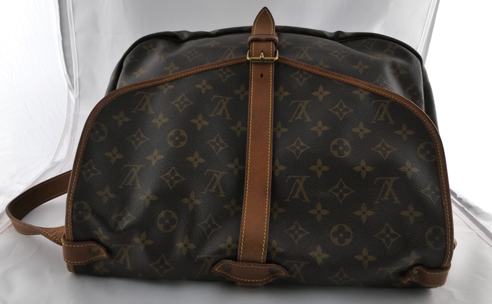 Louis Vuitton Monogram Saumur 30 Shoulder Cross Body Messenger Bag  