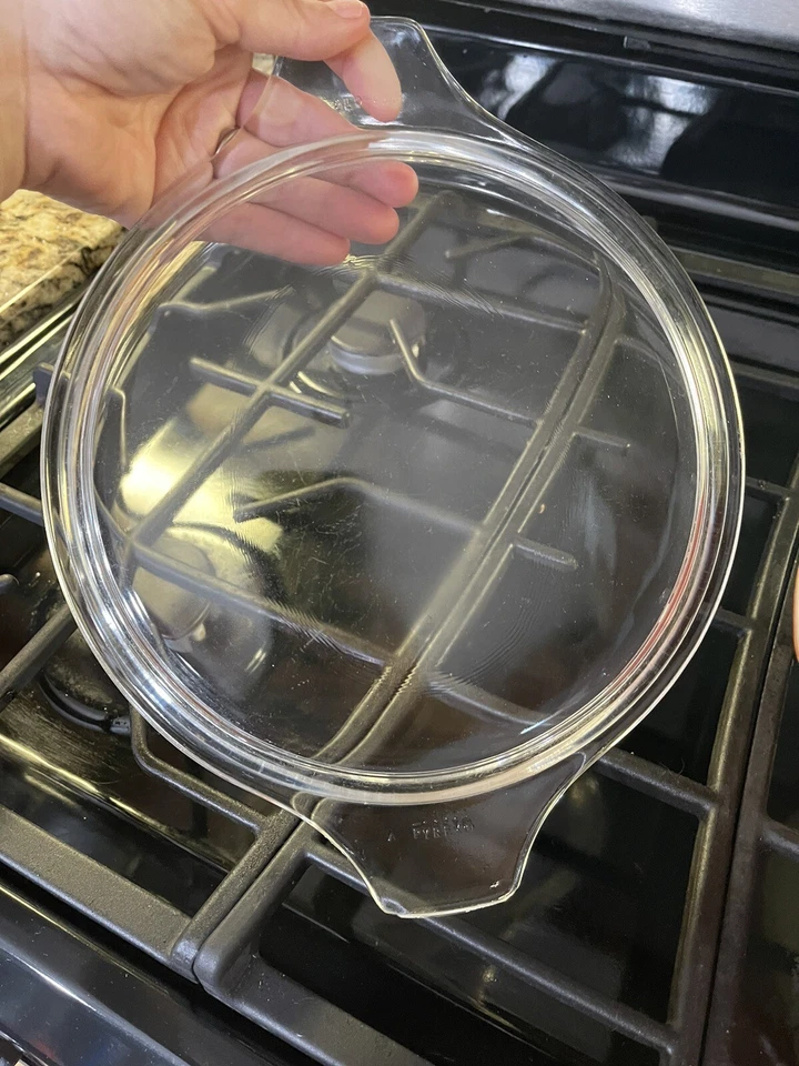 PYREX Wheat Pattern Round Casserole Dish # 475-B With LID - Image 3 of 3
