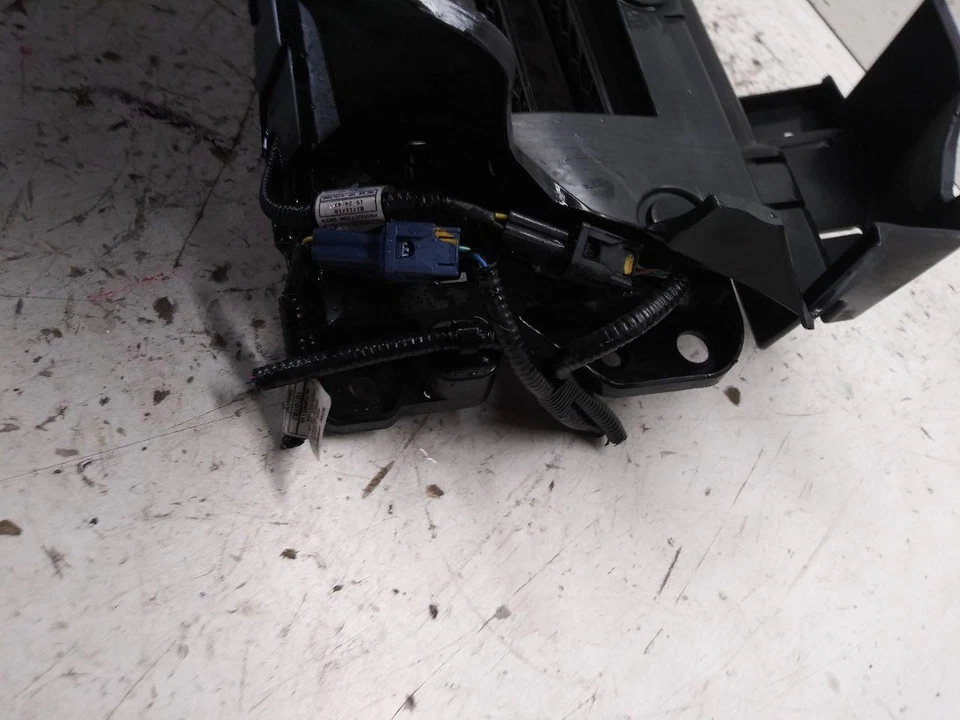 2019 Honda CR-V OEM air shutter assembly fits 2019 CR-V Foto 3 de 4