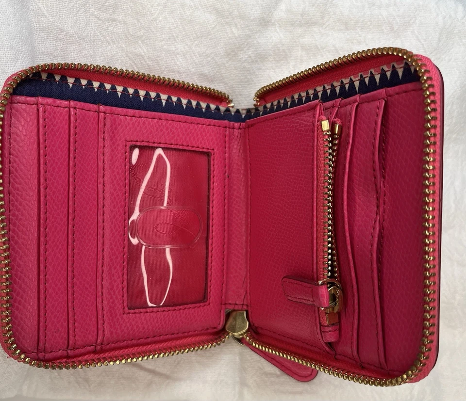 Cartera Vera Bradley Cuero Rosa Caliente Doble Plegable Cremallera Alrededor 4.25 In Cuadrada Foto 3 de 4