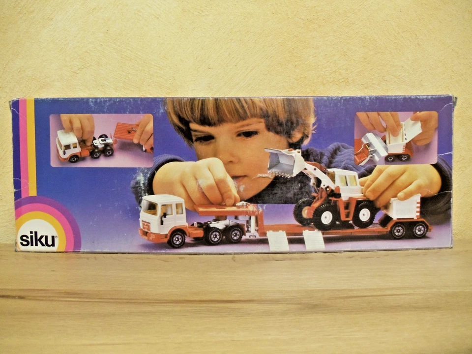 Siku 3811 / 3716 MAN Tieflader mit Baumaschine, OVP - Bild 3 von 4