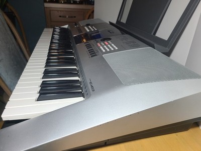 Yamaha PSR-E413 61 Key Digital Electronic (or Battery) Keyboard