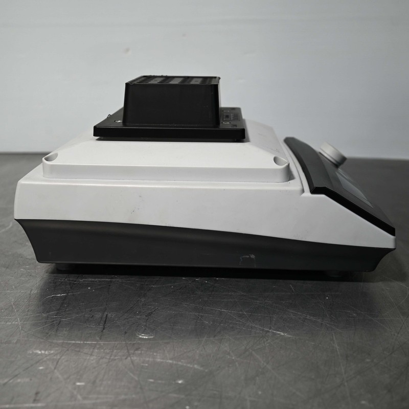 Thermo Scientific HeatingDigital Shaking Drybath 150-1500rpm 100 deg C 88880027