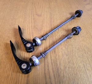 2 Bike Wheel Skewers Front & Rear Set Black Aluminum Metal MTN Road Race Used