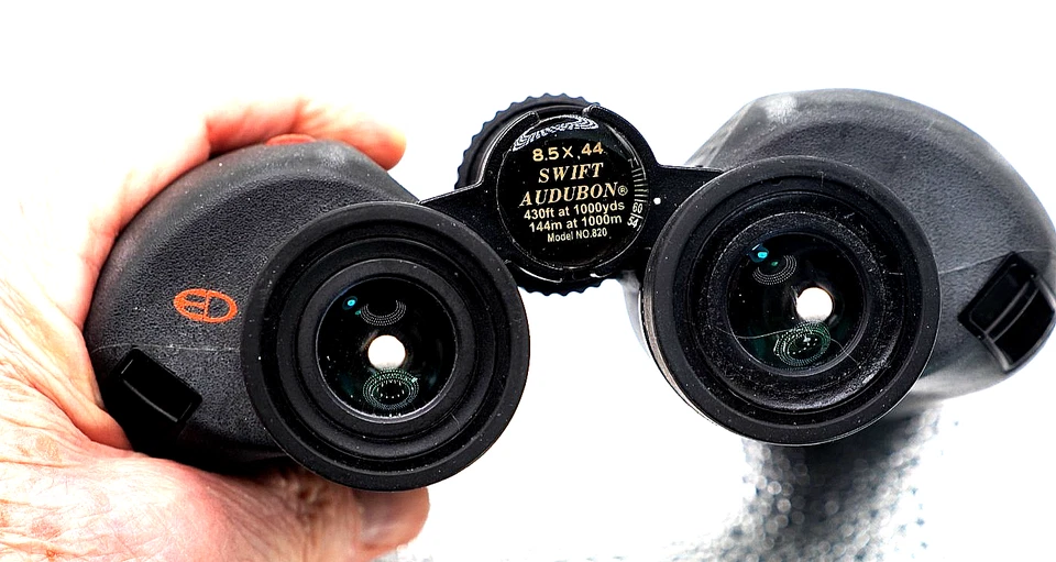 Very Rare Swift Audubon Model 820ED Binoculars W/Box,Case,Lenscaps,Warranty Card - Image 3 of 4