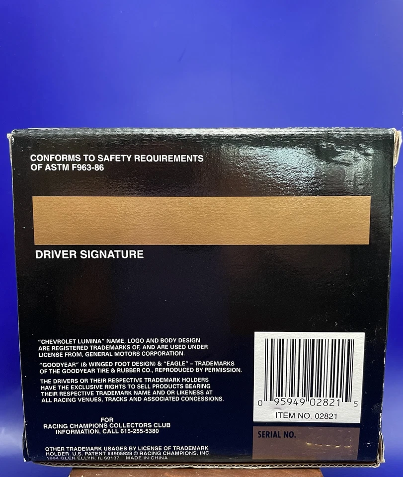 Stock car Racing Champions 1994 Charlotte Motor Speedway escala 1:64 *#02821 - Imagem 2 de 4