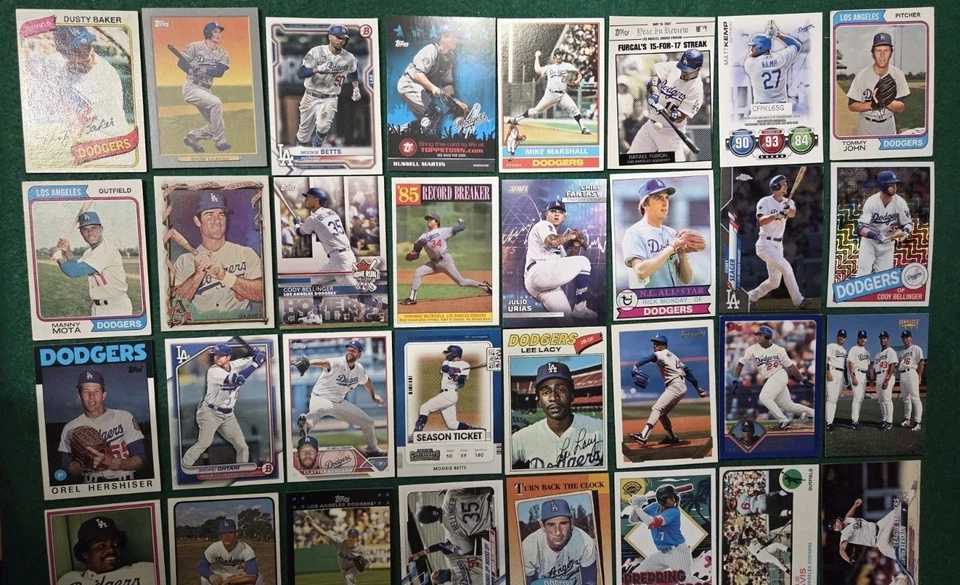 Lote de tarjetas de béisbol de los Dodgers de Los Ángeles estrellas Topps Betts Ohtani variedad todo diferente Foto 2 de 4