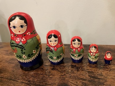 A Set Of 5 Russian Nesting Dolls 