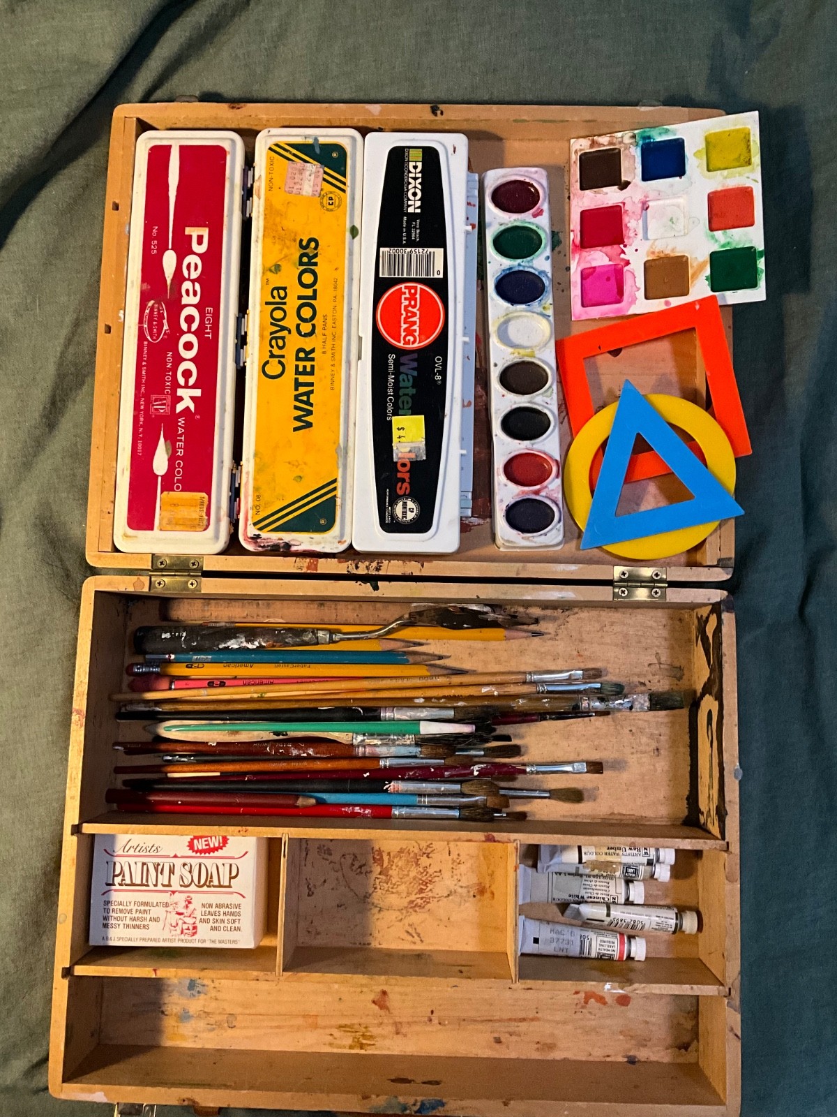 Grumbacher Wooden Artist Box Dovetail Corners Leather Handle 12 1/2 X 9 1/2 INCH