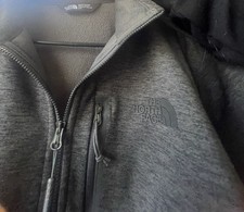 The North Face���Skyline Quarter Zip FleeceMen's Small Company Logo NWT