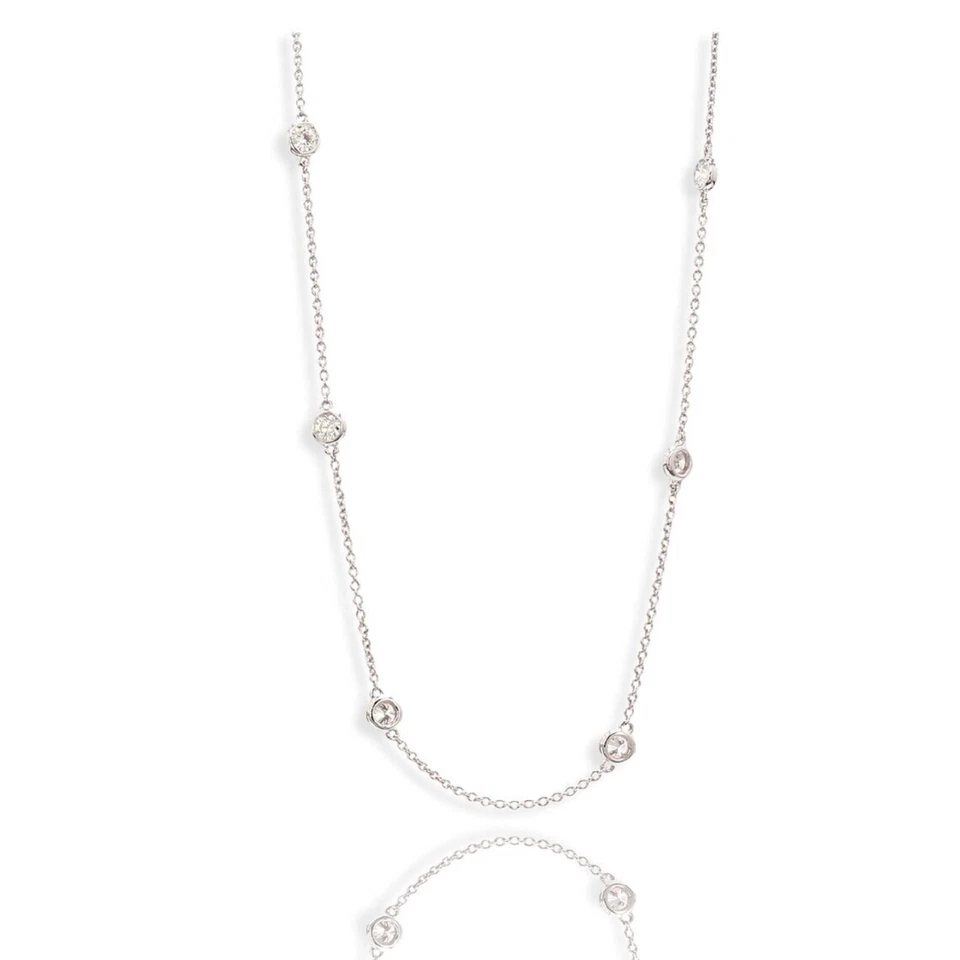 Conjunto de bisel collar de estación de diamantes naturales redondos de 1,04 quilates de oro blanco de 14 k para mujer Foto 2 de 4