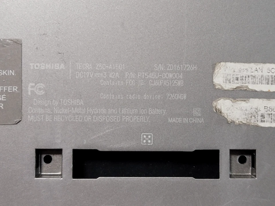 Funda inferior para portátil OEM TOSHIBA Tecra serie Z50-A 15,6" (GM903661912A-A) Foto 2 de 4